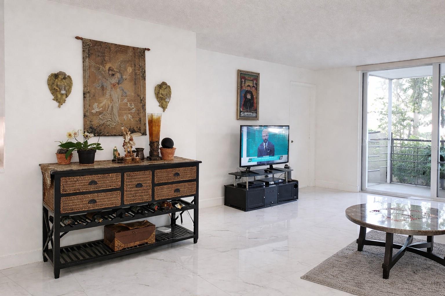 Image 19 of 45 For 1000 Saint Charles Place 209