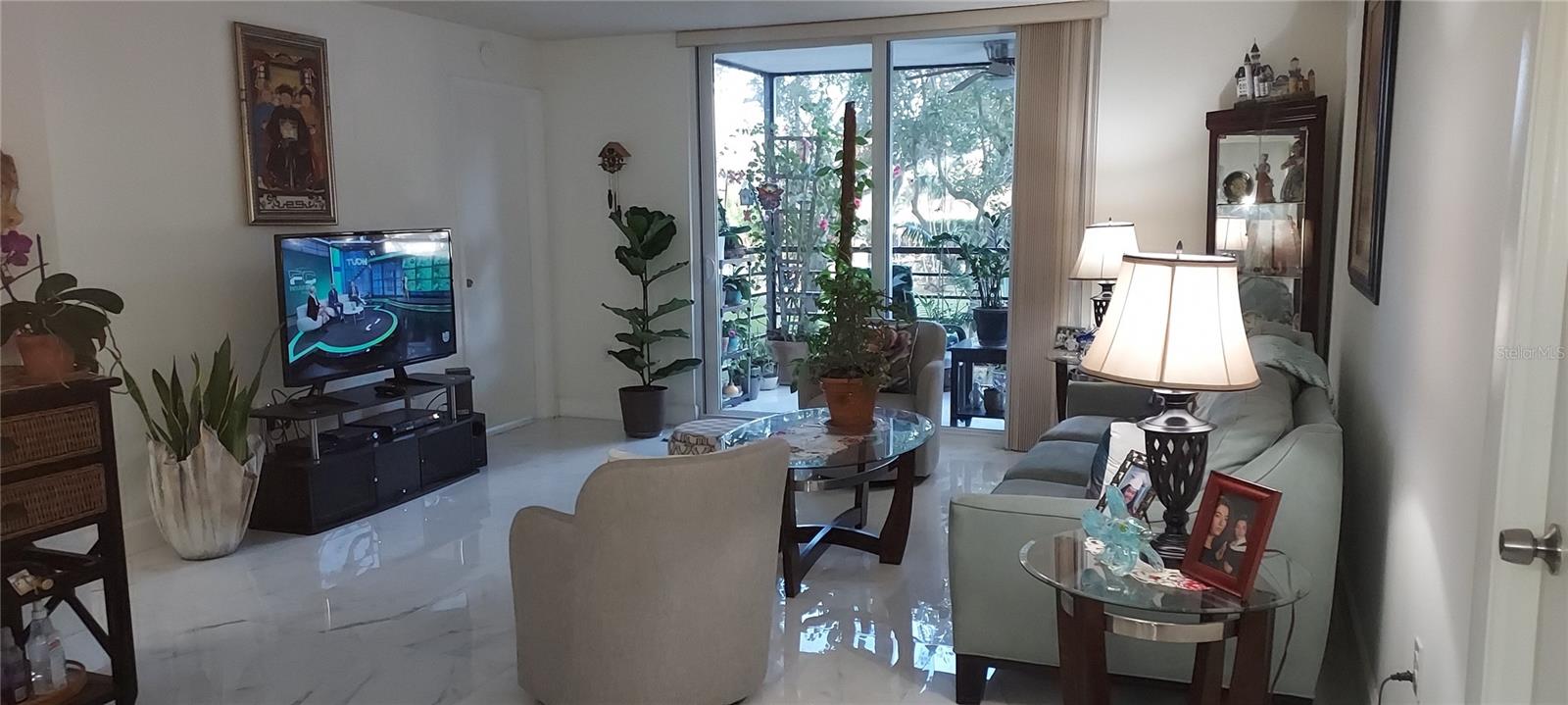 Image 21 of 45 For 1000 Saint Charles Place 209