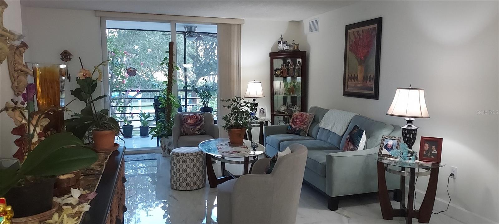 Image 22 of 45 For 1000 Saint Charles Place 209