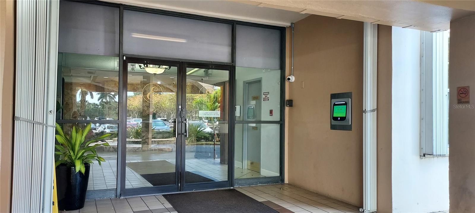 Image 4 of 45 For 1000 Saint Charles Place 209