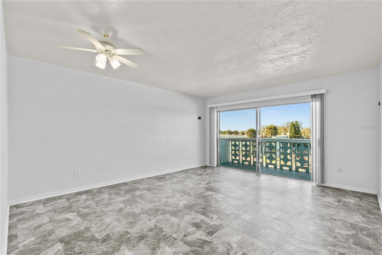 Image 42 of 75 For 221 Columbia Drive 340