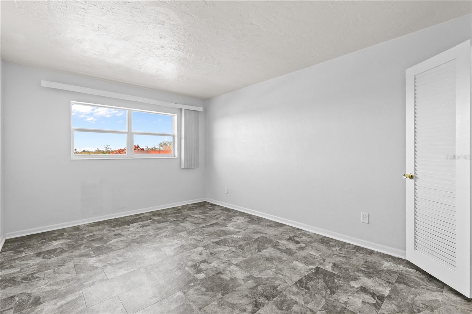 Image 69 of 75 For 221 Columbia Drive 340