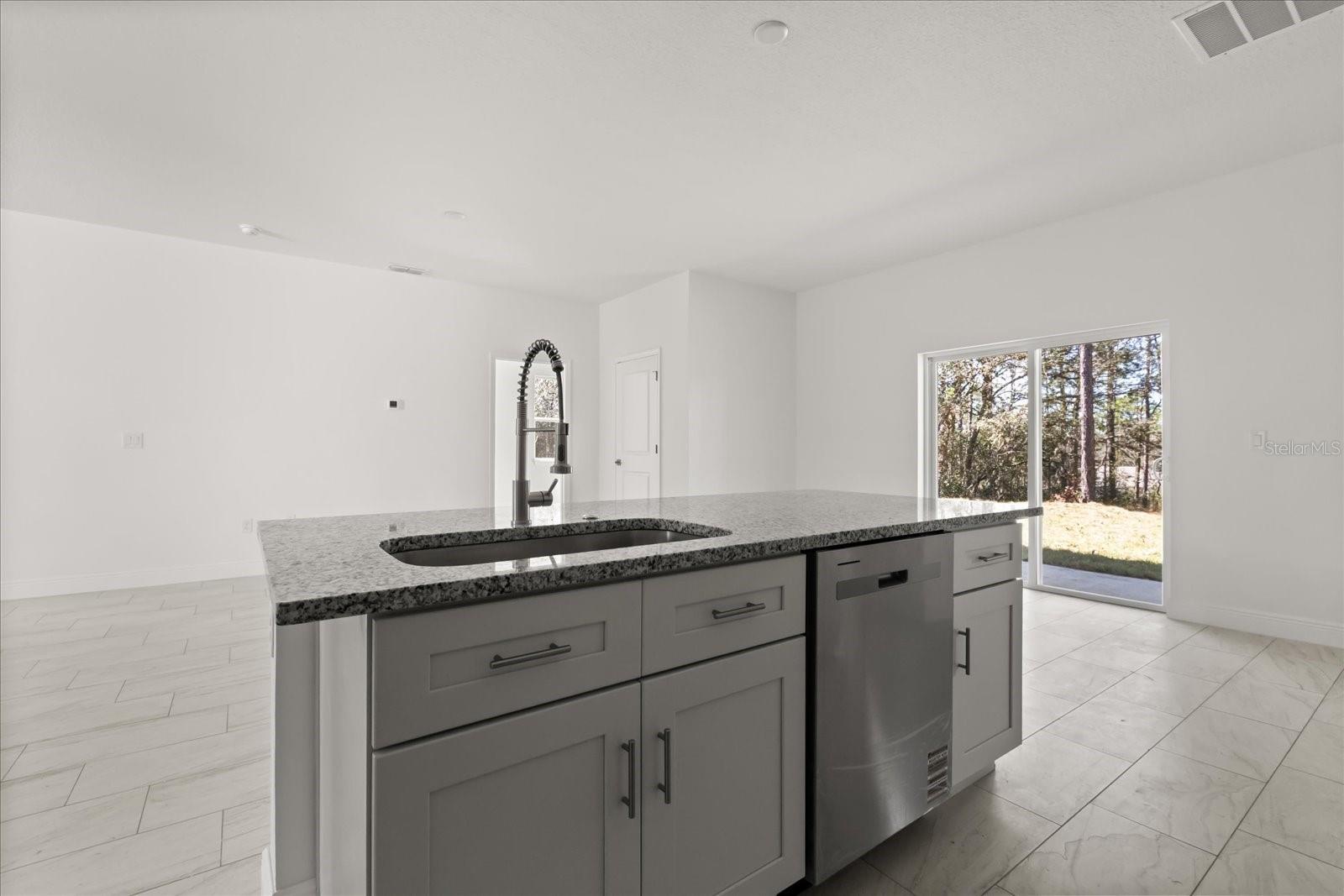 Image 13 of 39 For 8968 Citrus Springs Boulevard