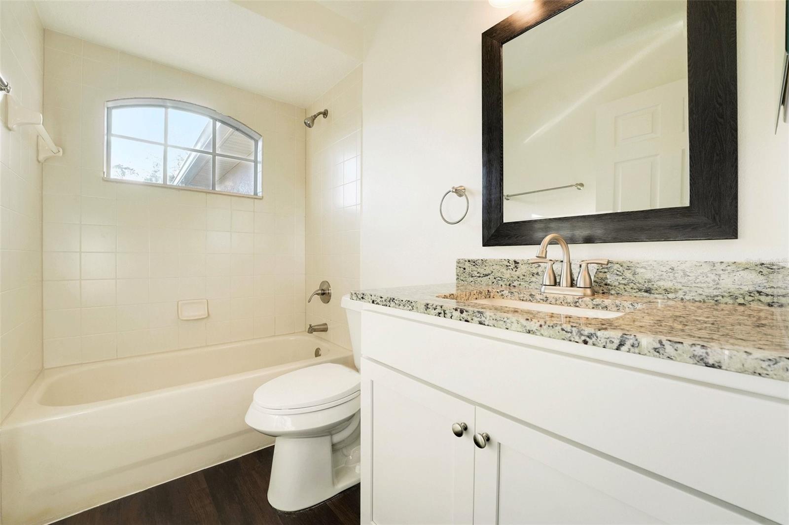 Image 20 of 25 For 2300 Treetop Lane