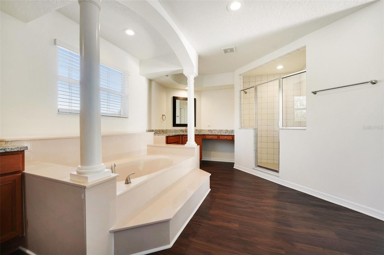 Image 21 of 25 For 2300 Treetop Lane