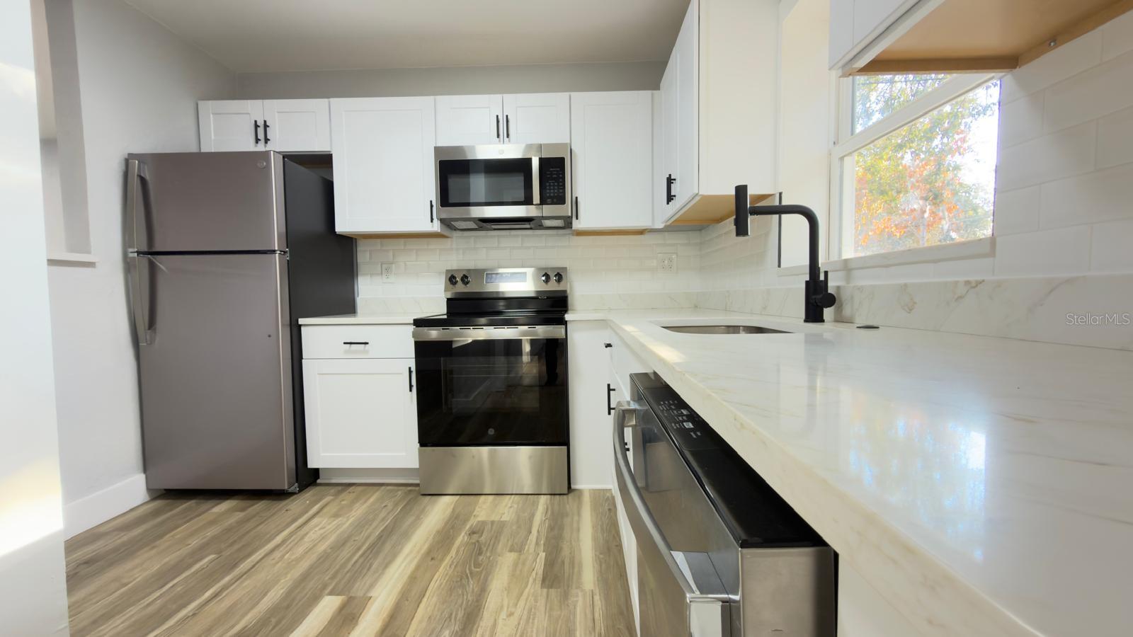 Image 14 of 31 For 2402 Stevens Avenue