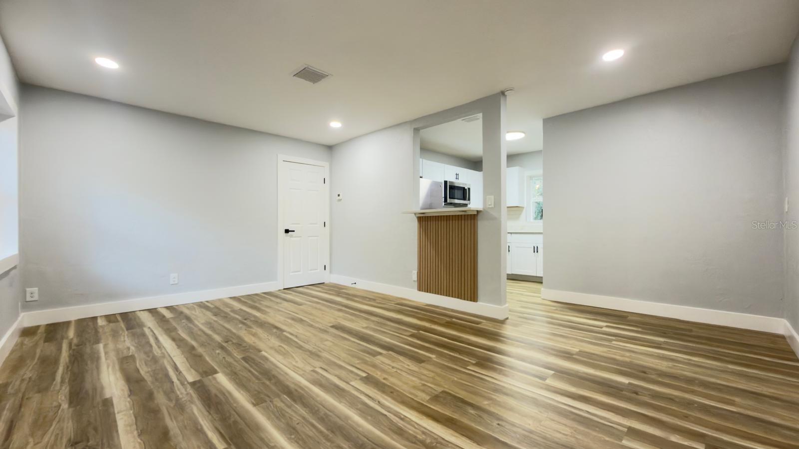 Image 15 of 31 For 2402 Stevens Avenue