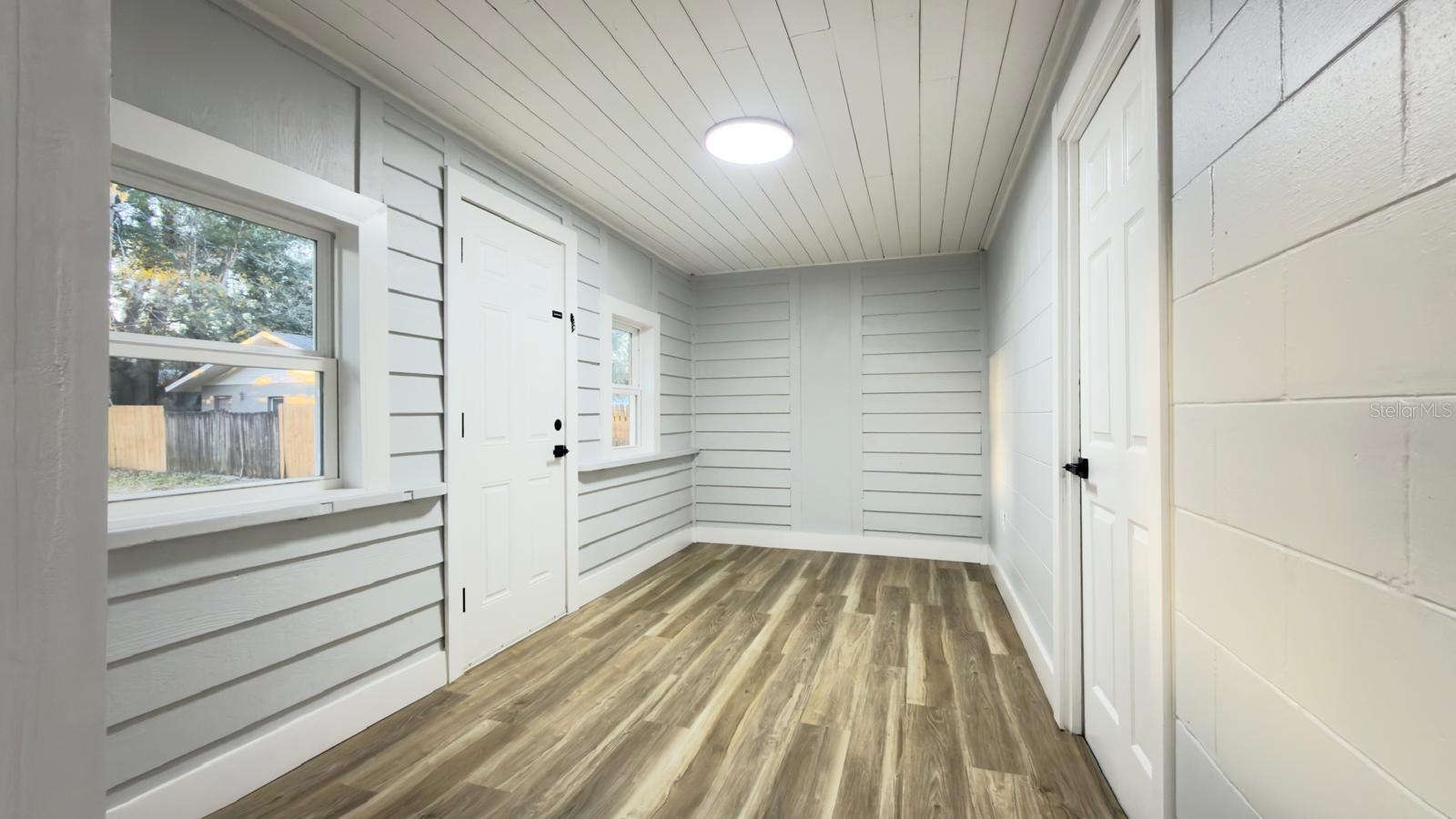 Image 20 of 31 For 2402 Stevens Avenue