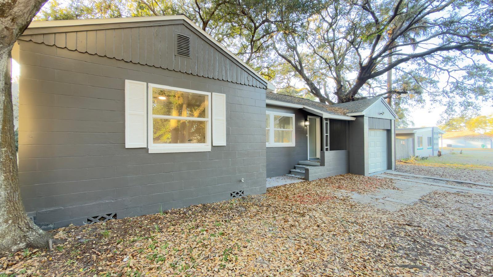 Image 3 of 31 For 2402 Stevens Avenue