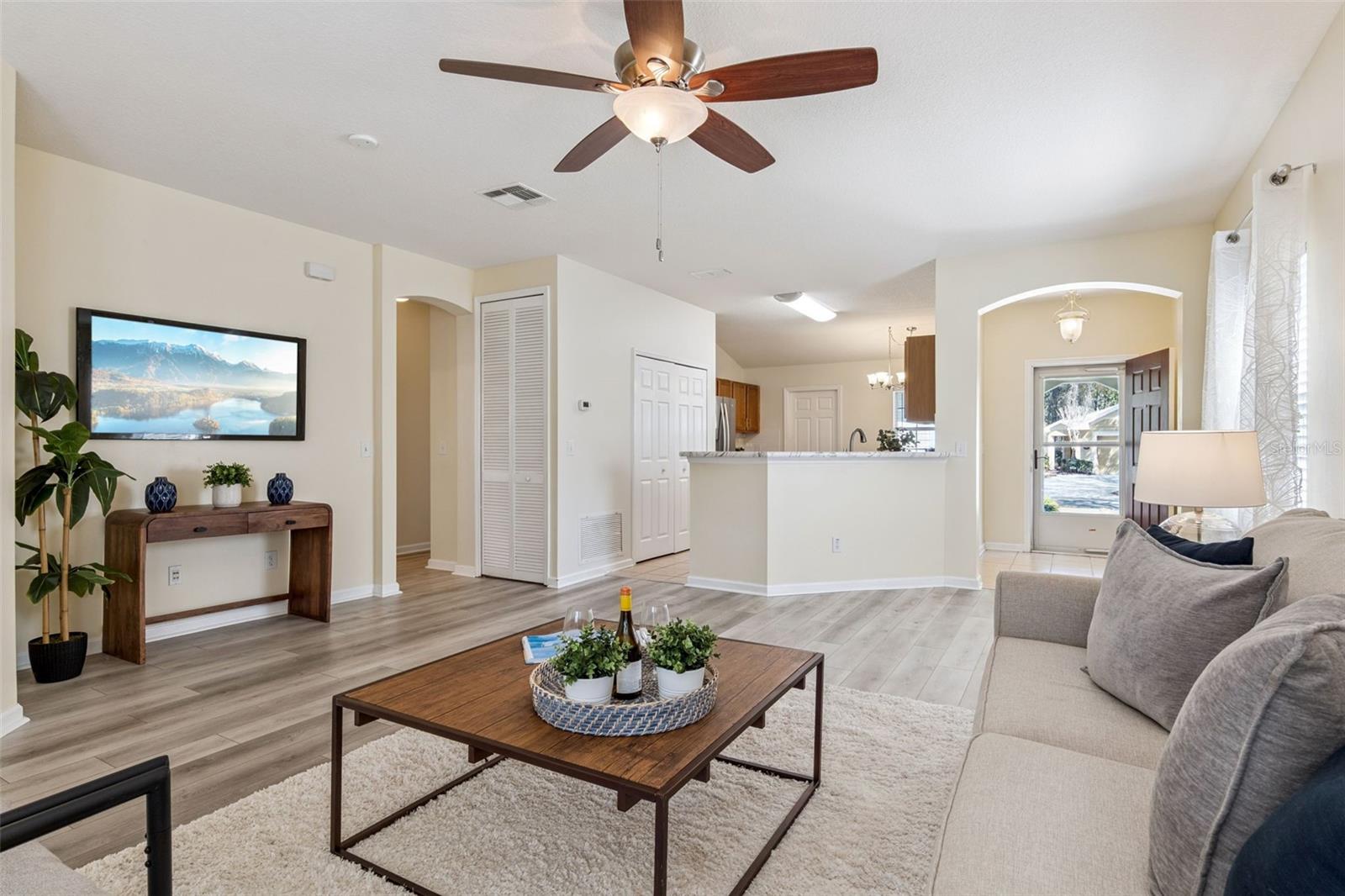 Image 17 of 54 For 307 Stonington Way