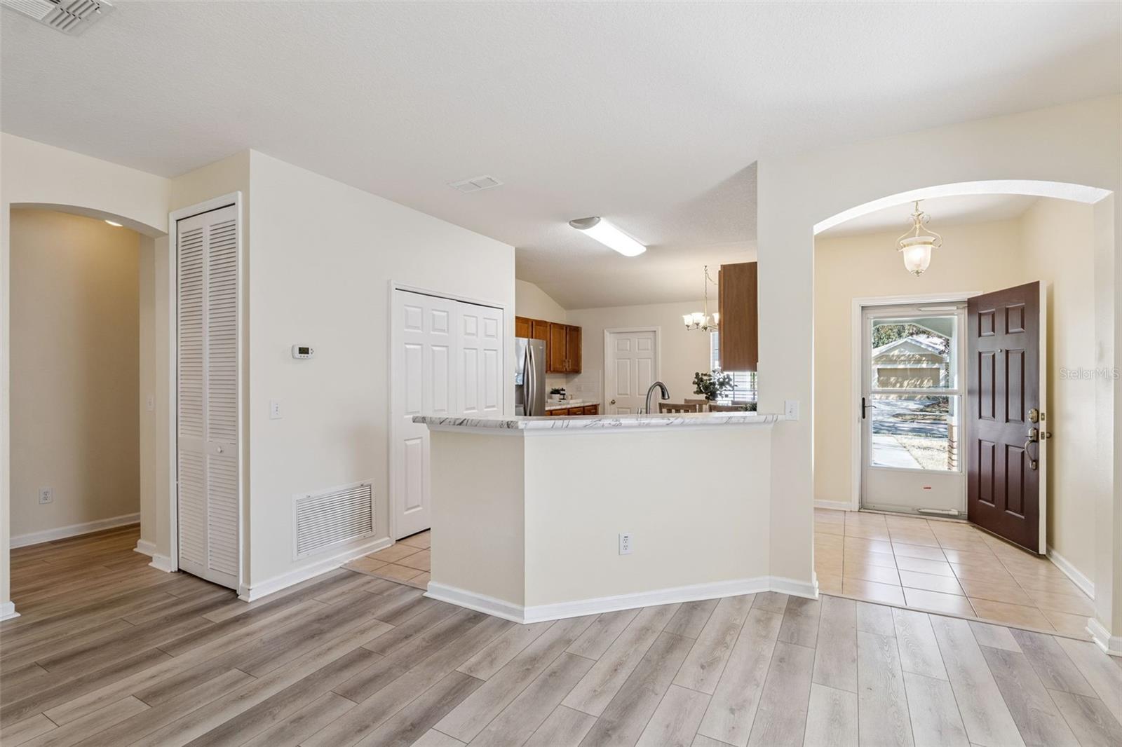 Image 5 of 54 For 307 Stonington Way