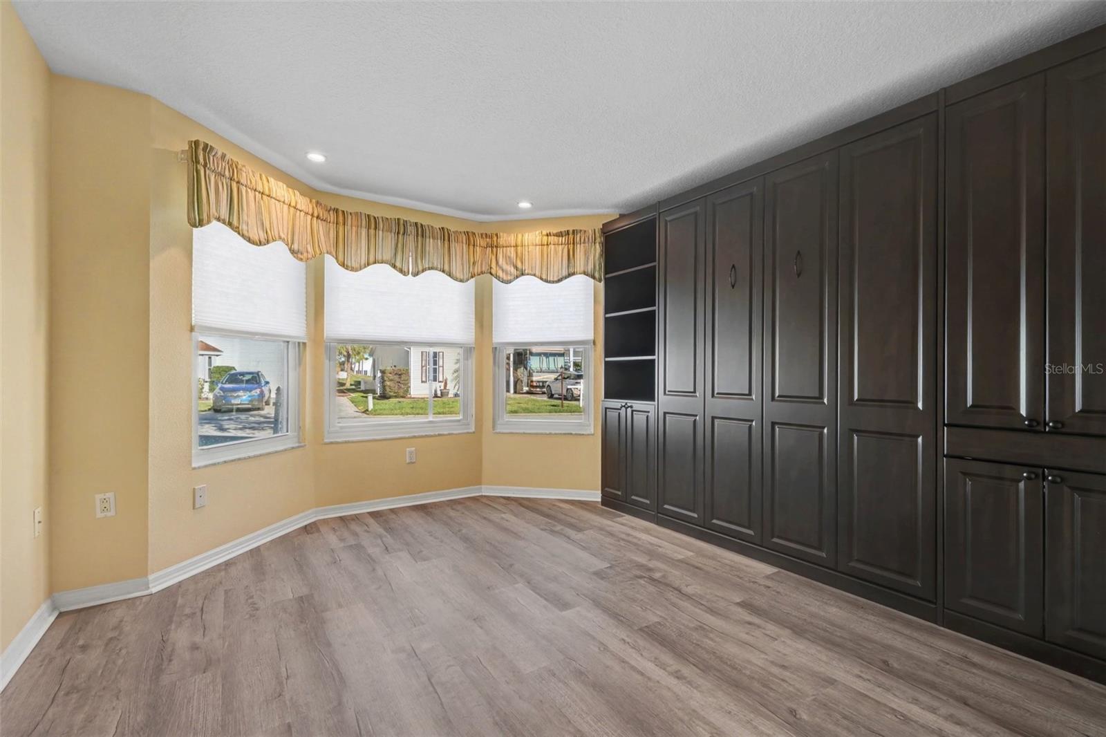 Image 16 of 28 For 505 Fairways Drive 505