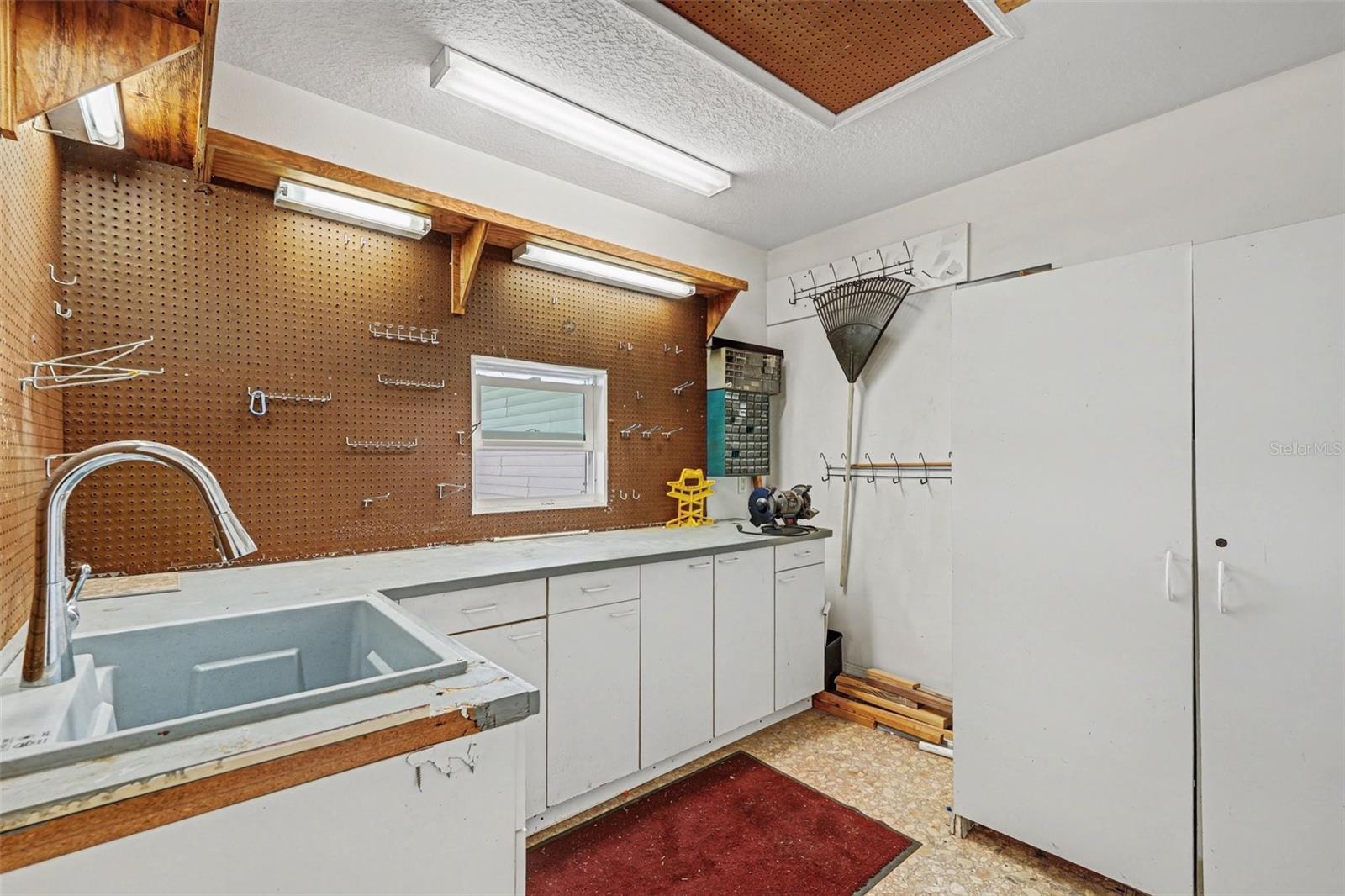 Image 21 of 28 For 505 Fairways Drive 505