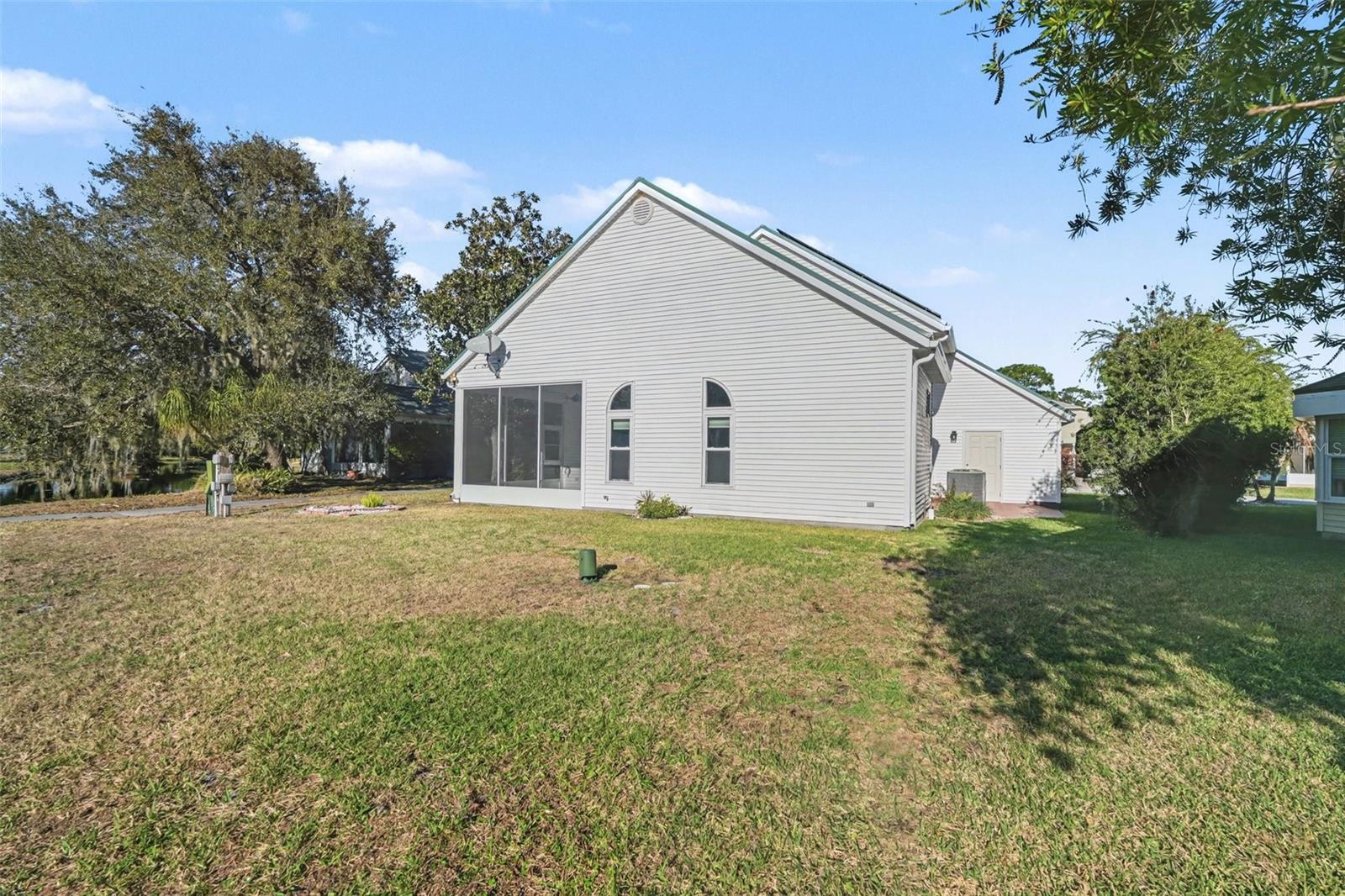 Image 23 of 28 For 505 Fairways Drive 505