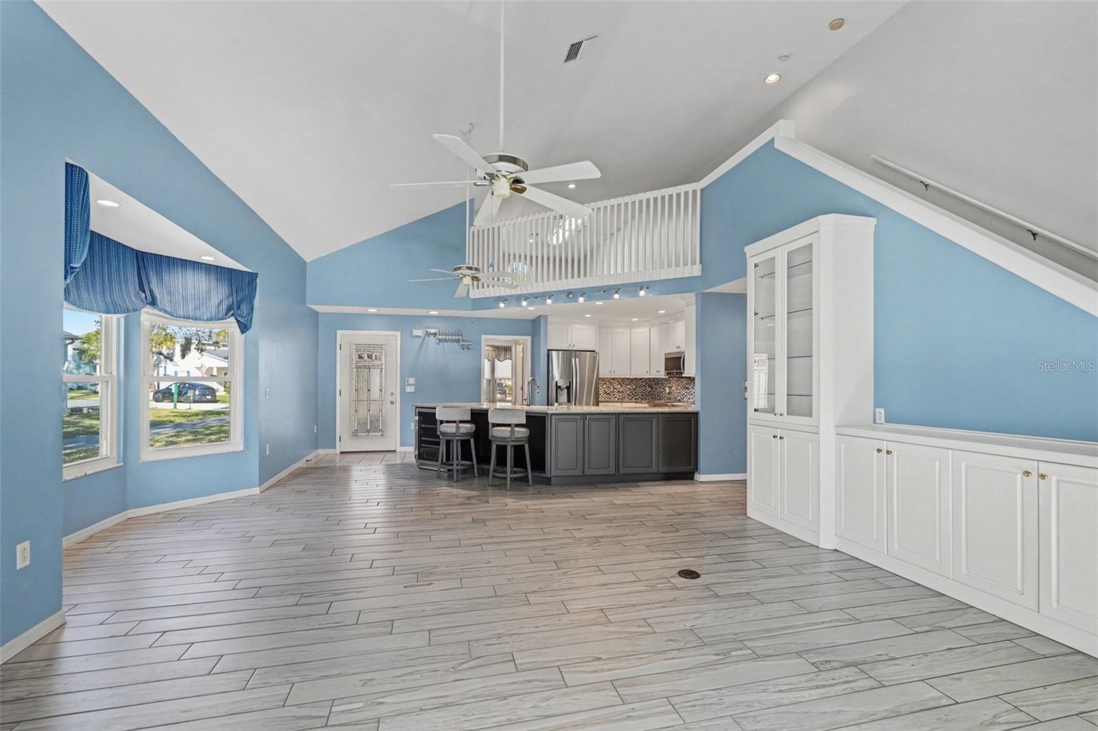 Image 7 of 28 For 505 Fairways Drive 505