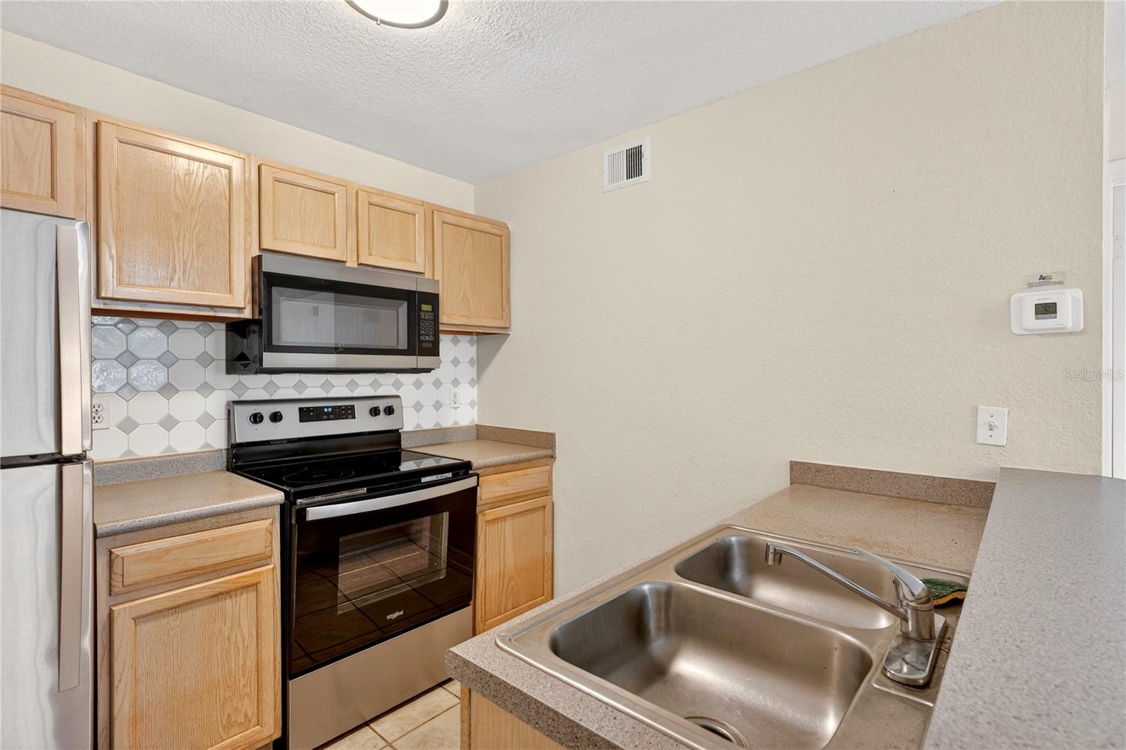 Image 10 of 35 For 8939 Latrec Ave  1203