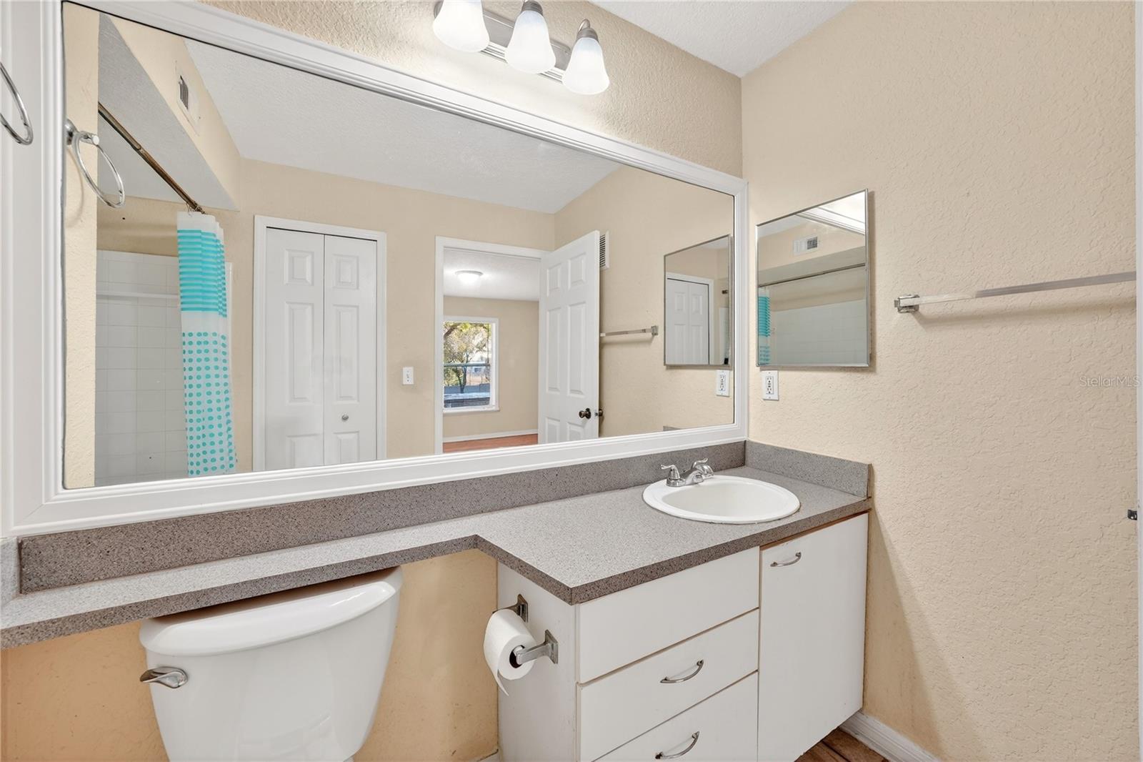 Image 25 of 35 For 8939 Latrec Ave  1203