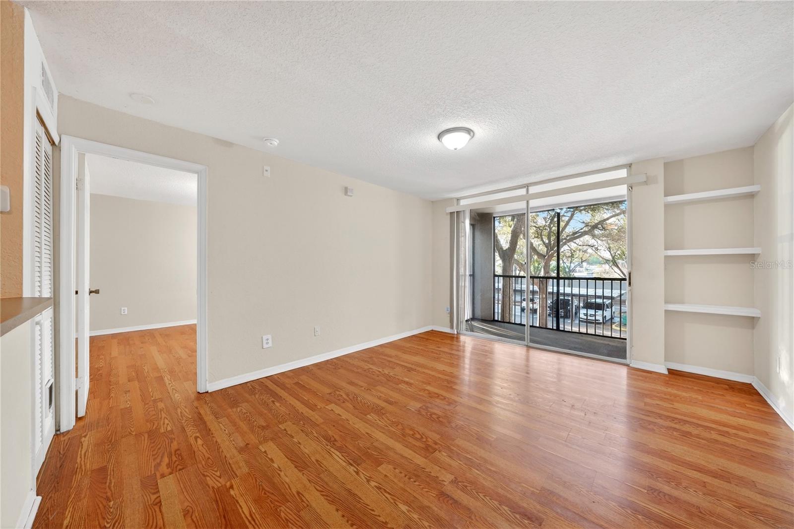 Image 5 of 35 For 8939 Latrec Ave  1203