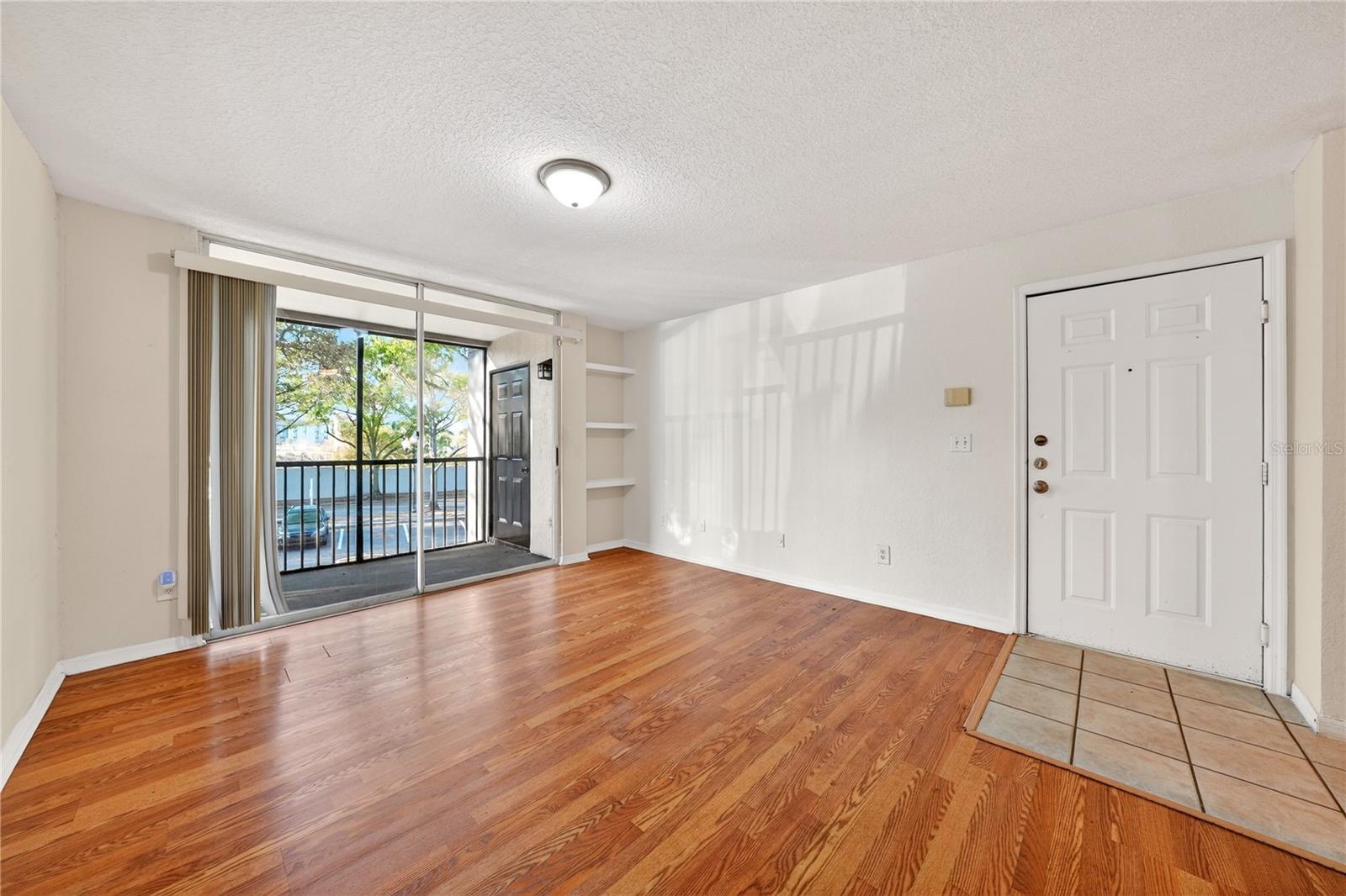 Image 6 of 35 For 8939 Latrec Ave  1203