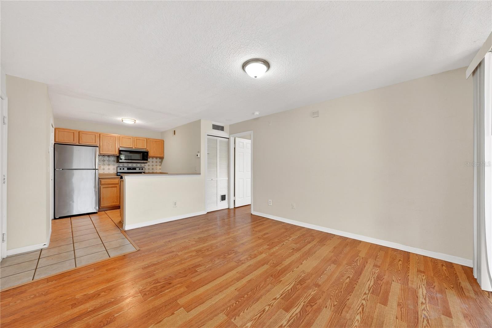 Image 8 of 35 For 8939 Latrec Ave  1203