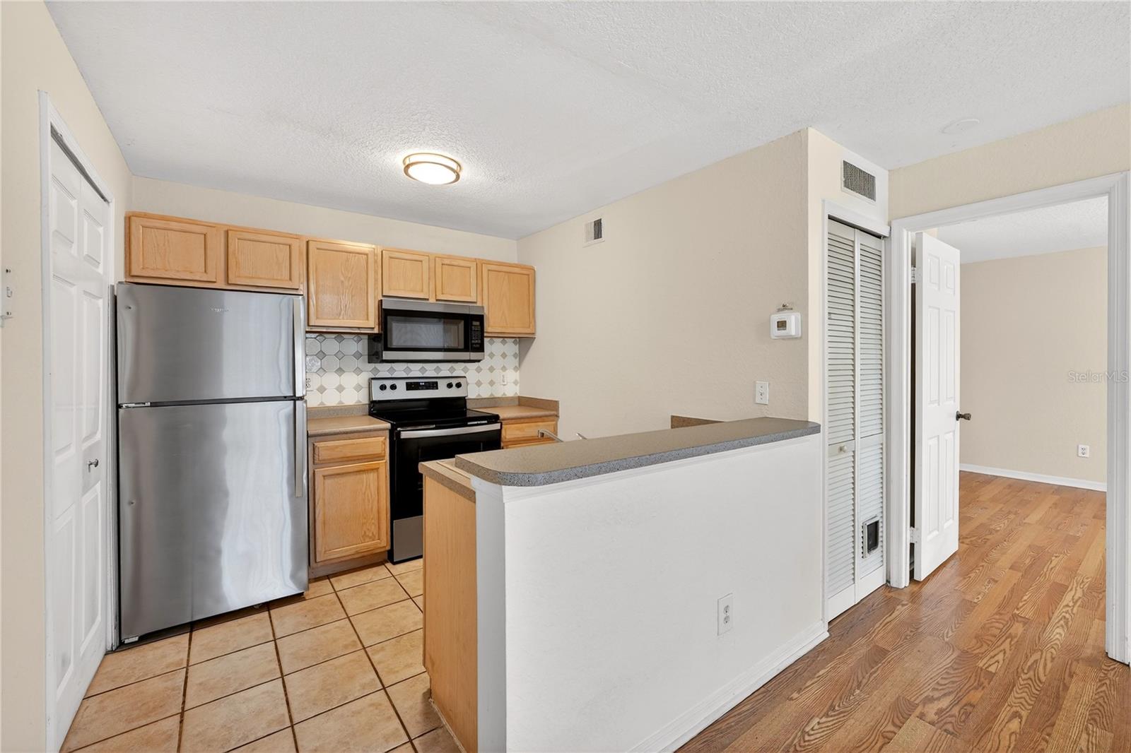 Image 9 of 35 For 8939 Latrec Ave  1203