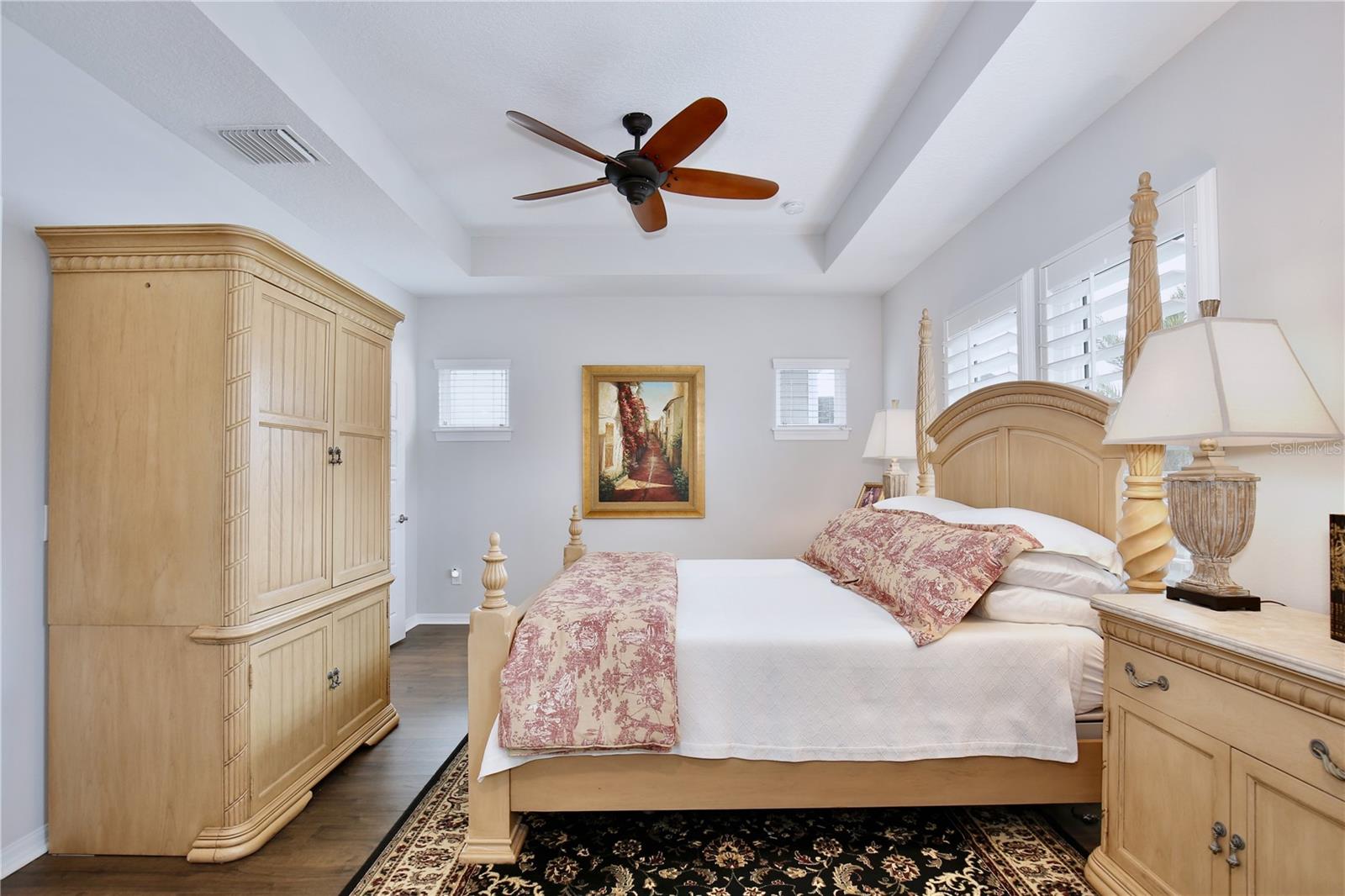 Image 20 of 41 For 290 Viola Cove