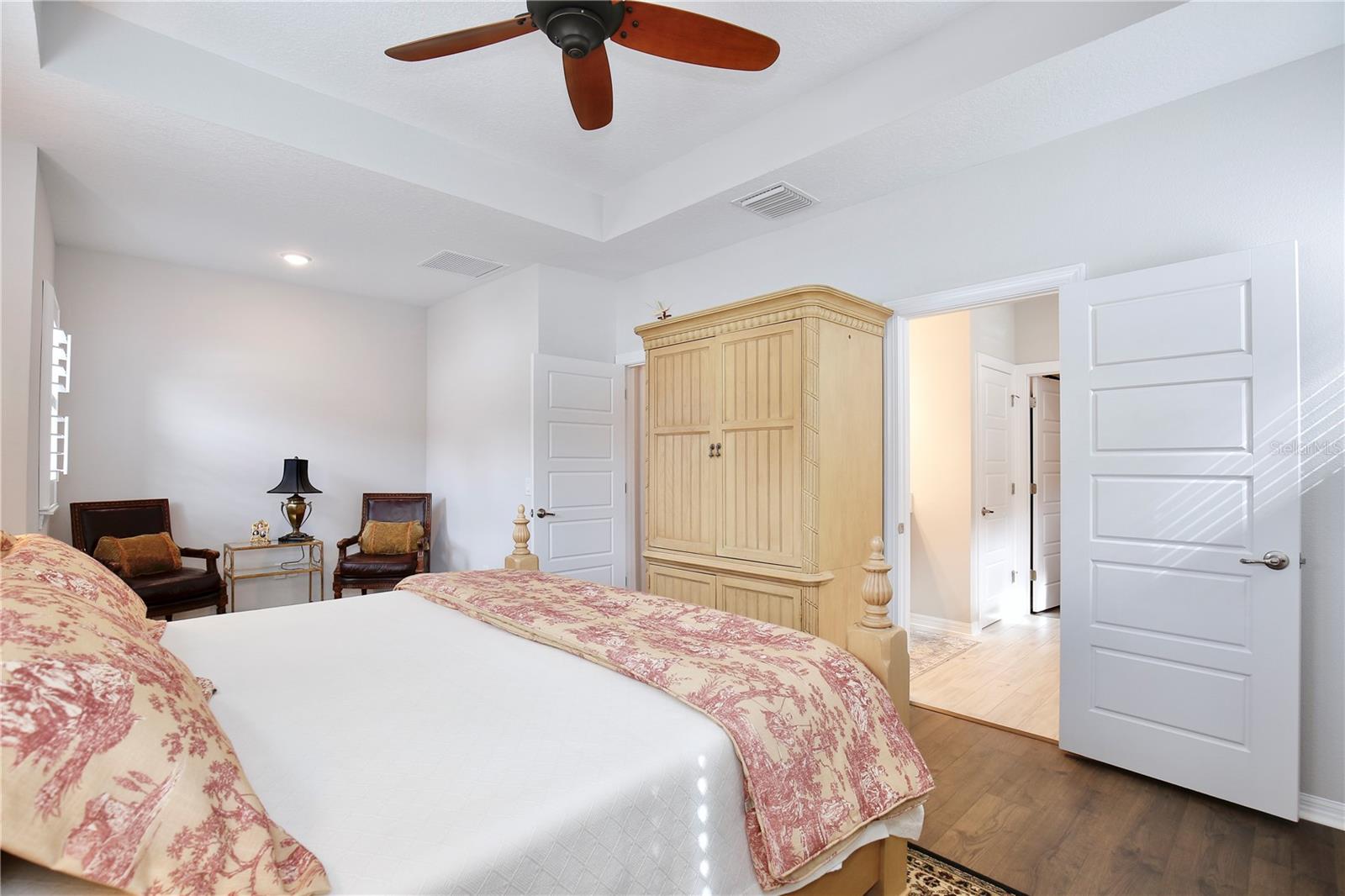 Image 21 of 41 For 290 Viola Cove