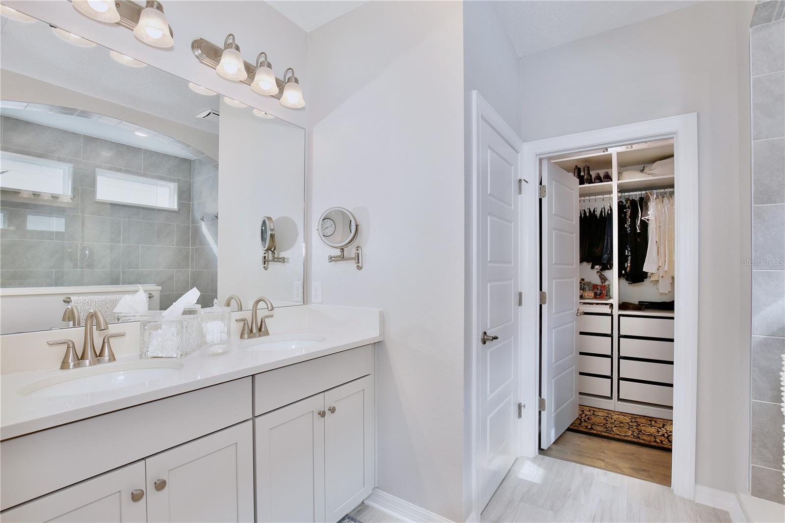 Image 22 of 41 For 290 Viola Cove