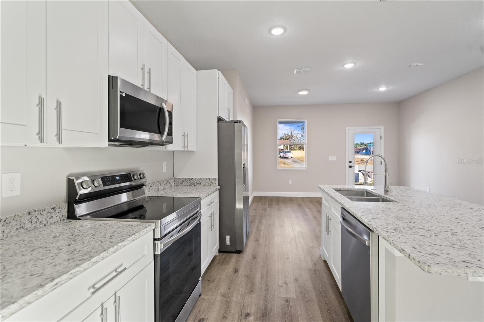 Image 20 of 52 For 789 Midland Drive