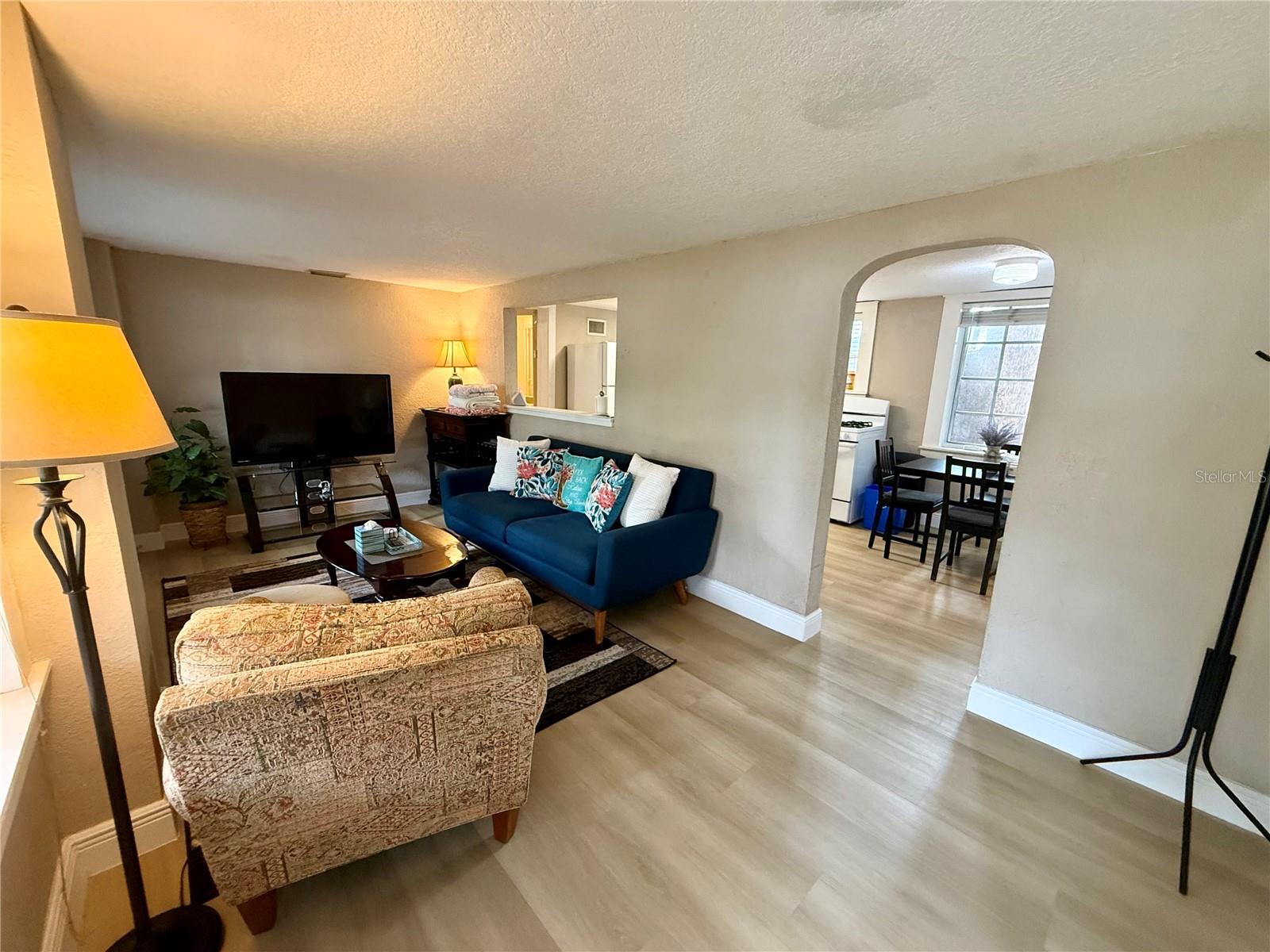 Image 5 of 17 For 18 Brown Avenue