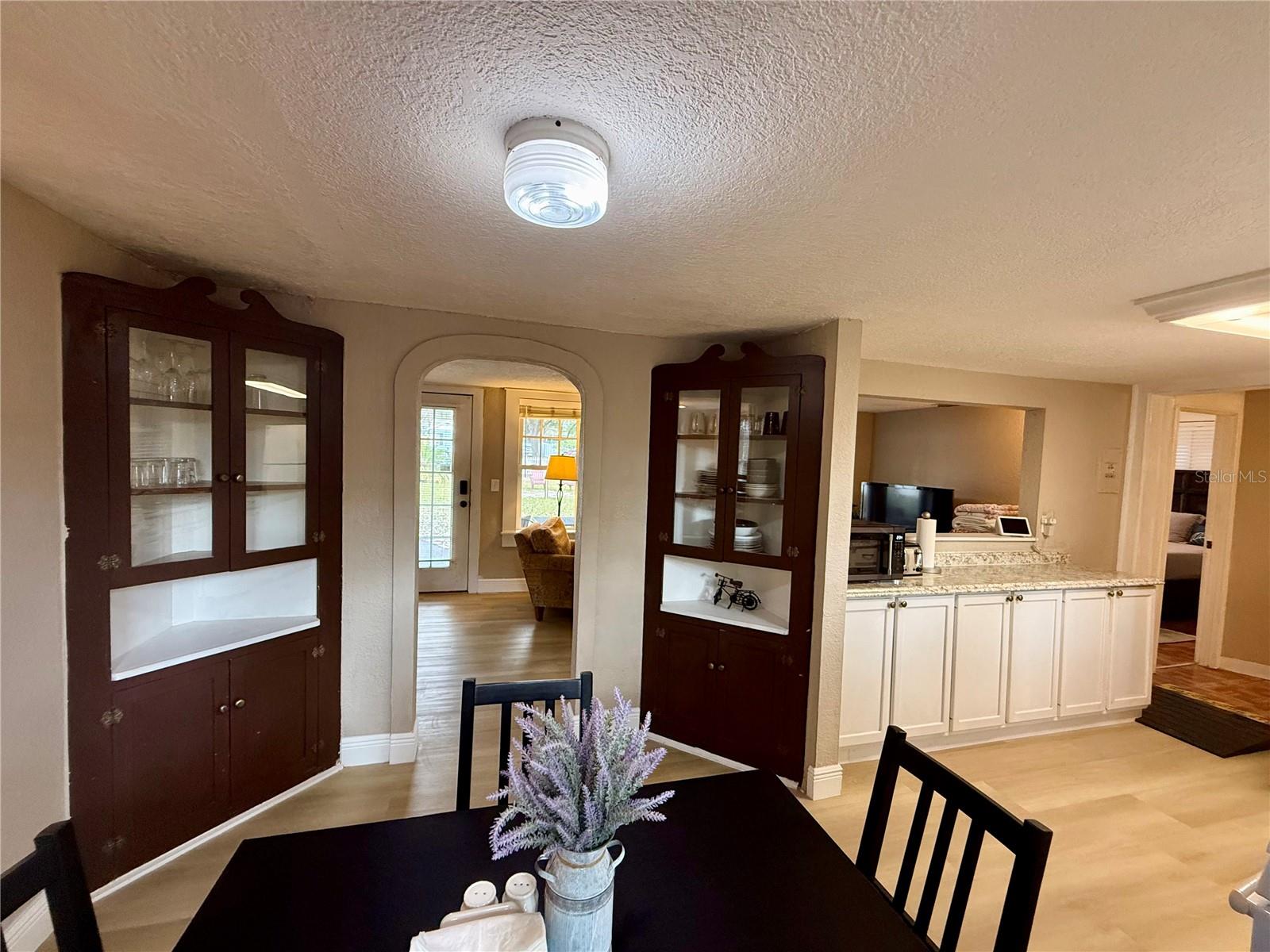 Image 7 of 17 For 18 Brown Avenue