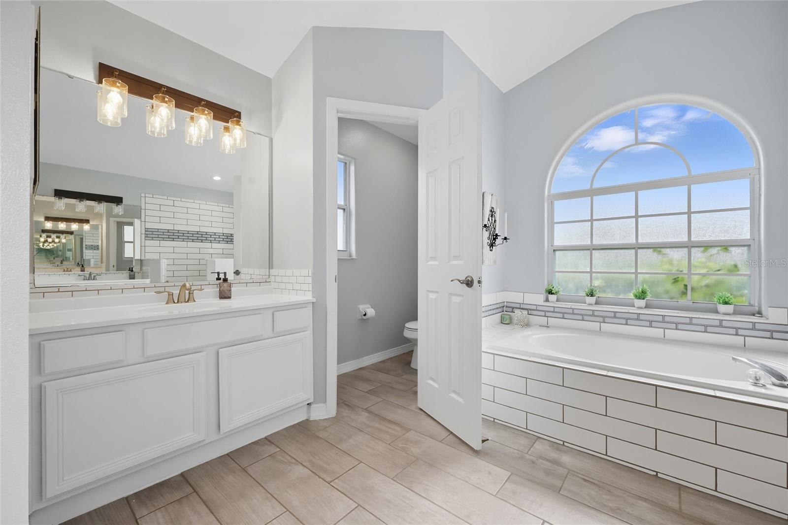 Image 24 of 59 For 12731 Pine Arbor Drive