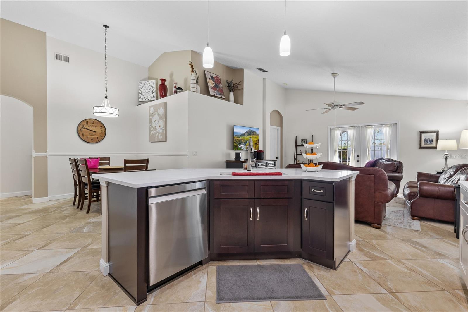 Image 15 of 52 For 860 Grand Hughey Court