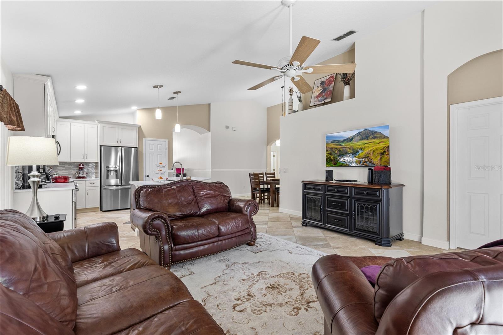 Image 21 of 52 For 860 Grand Hughey Court