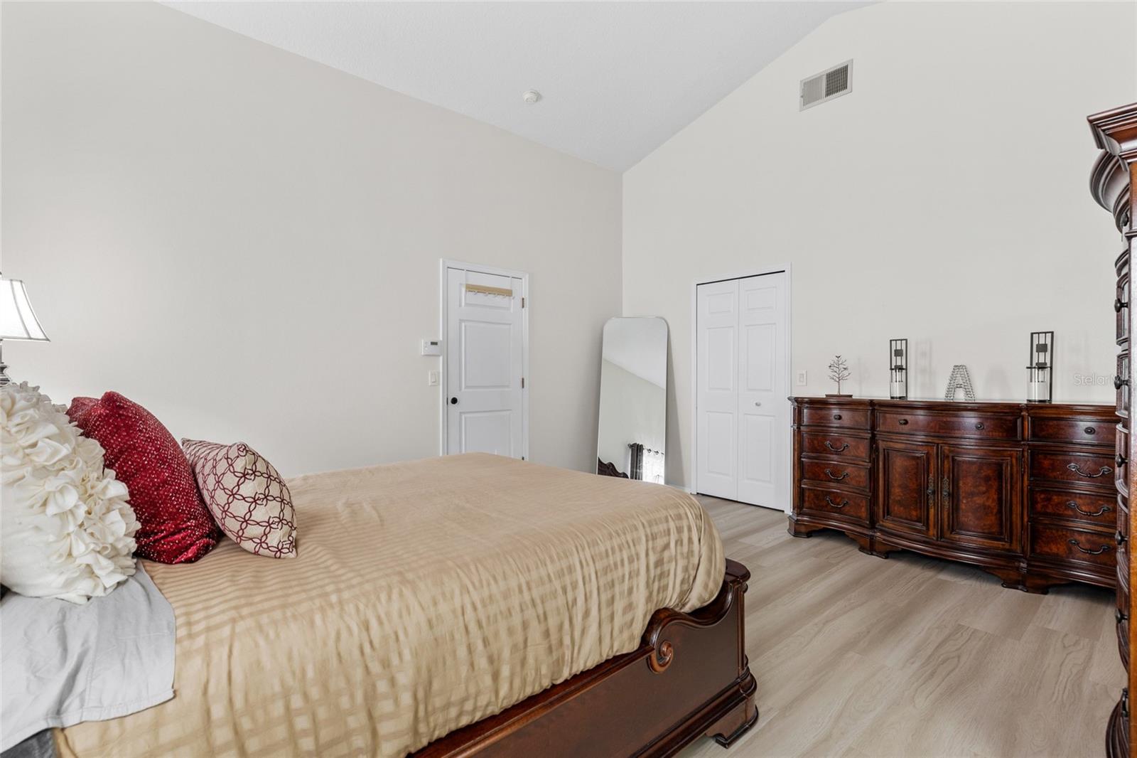 Image 23 of 52 For 860 Grand Hughey Court