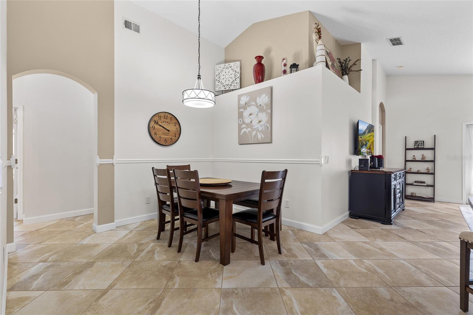 Image 9 of 52 For 860 Grand Hughey Court