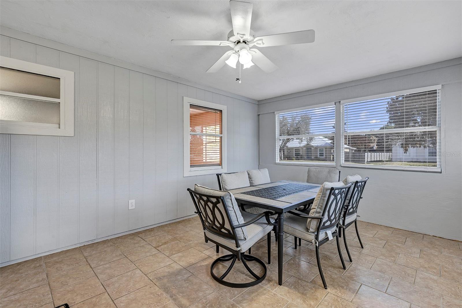 Image 18 of 55 For 202 Holden Terrace