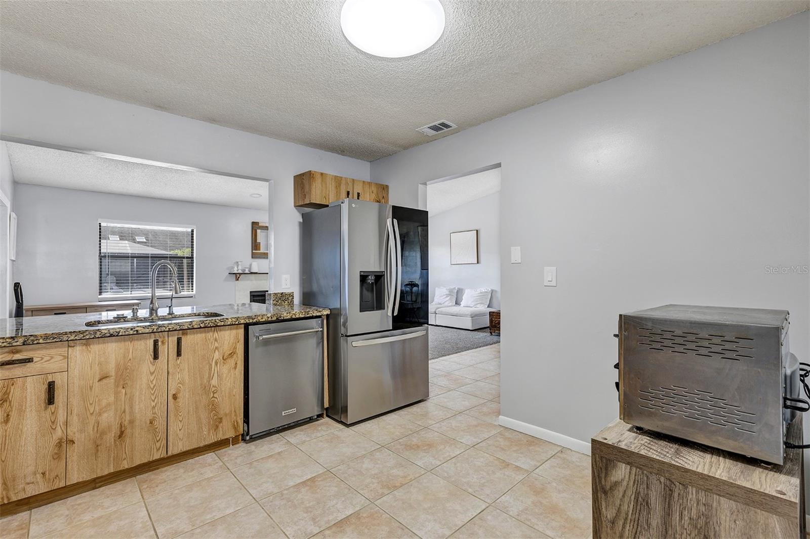 Image 21 of 55 For 202 Holden Terrace