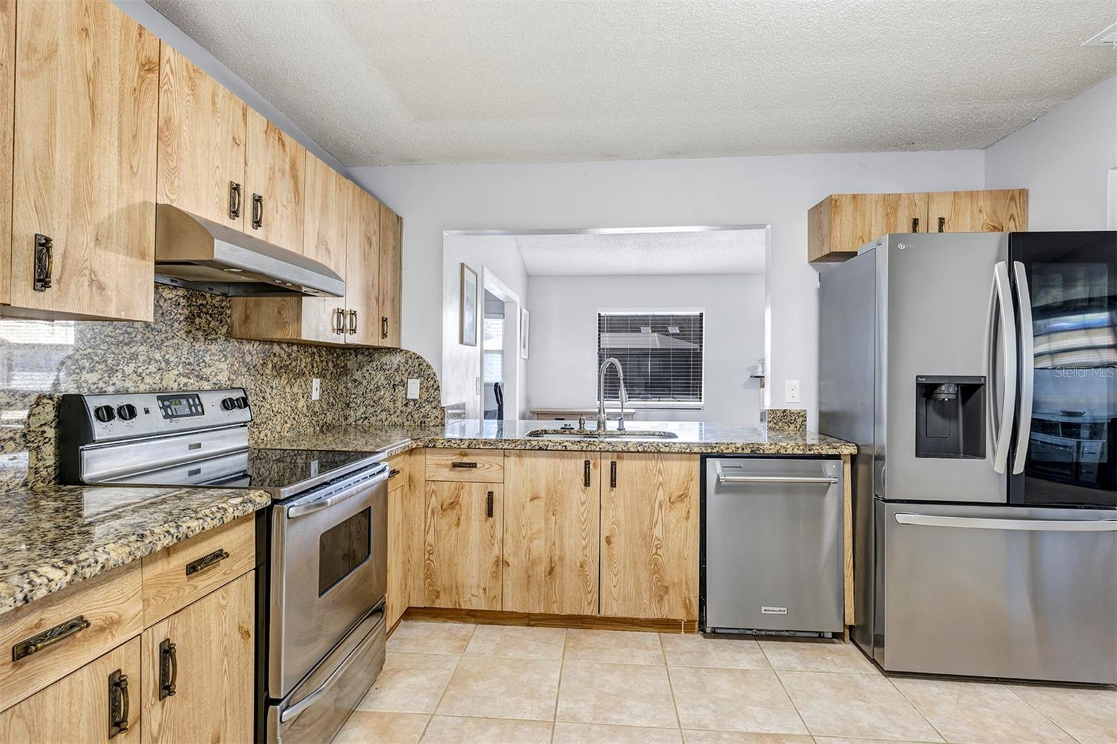 Image 22 of 55 For 202 Holden Terrace