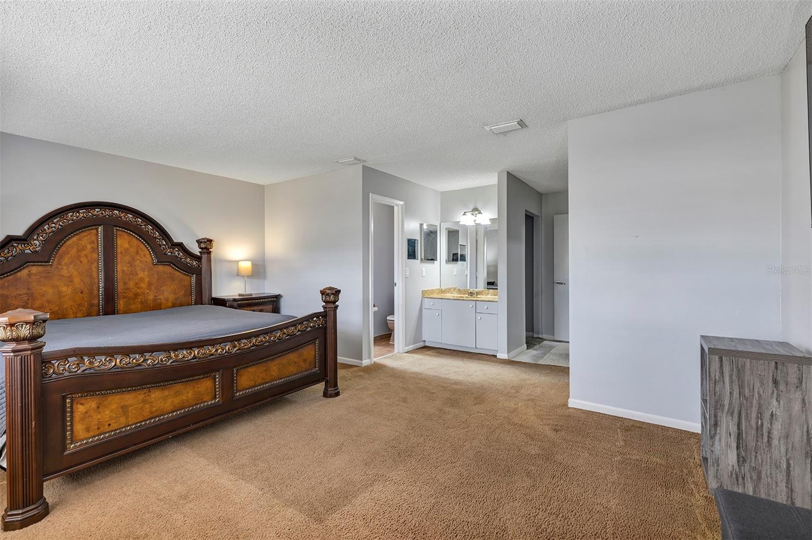 Image 36 of 55 For 202 Holden Terrace