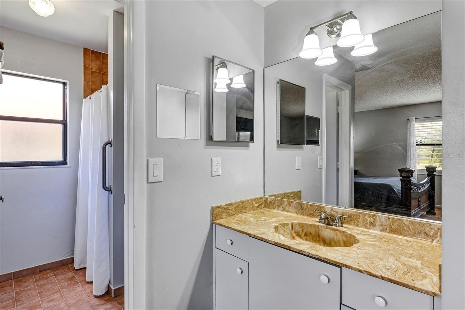 Image 39 of 55 For 202 Holden Terrace