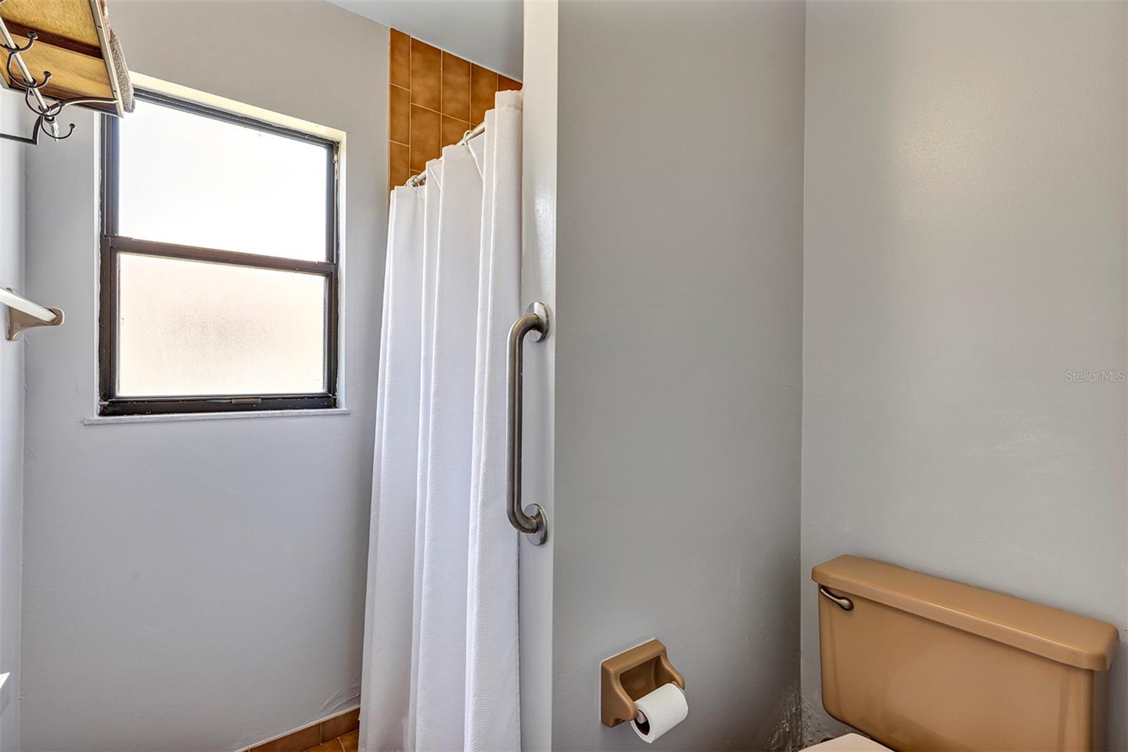 Image 40 of 55 For 202 Holden Terrace