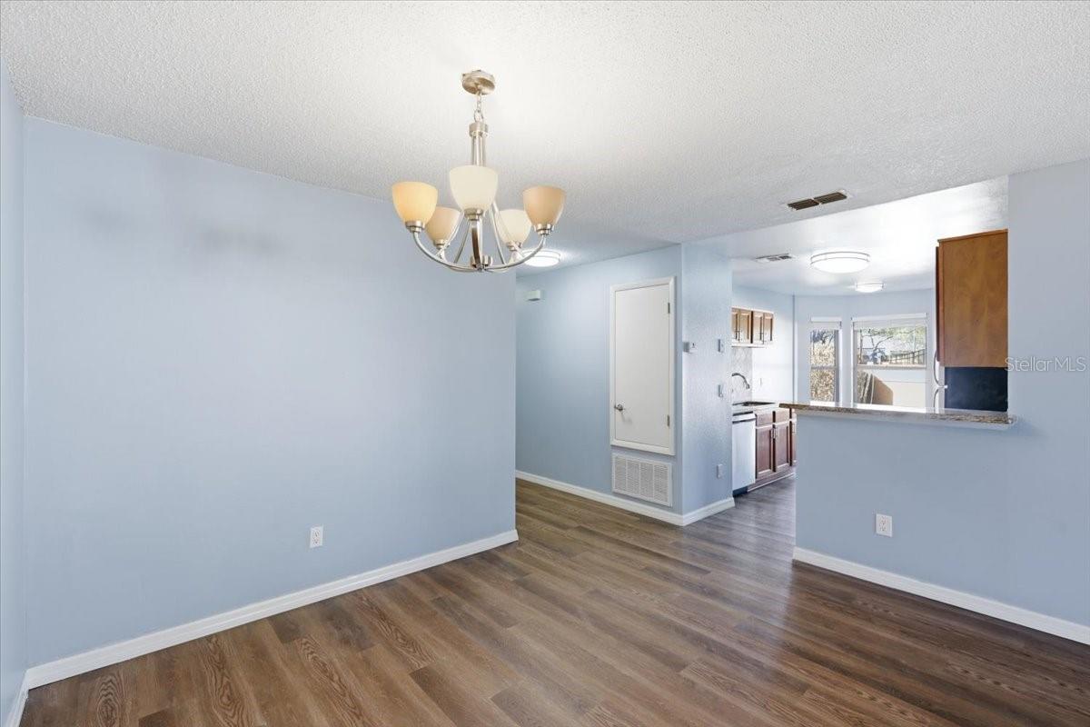 Image 5 of 20 For 7813 Sugar Brook Court 7813