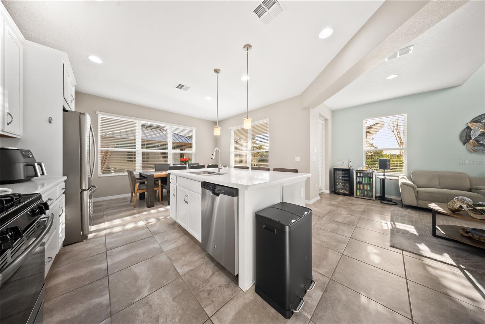 Image 14 of 47 For 15196 Newtonia Street