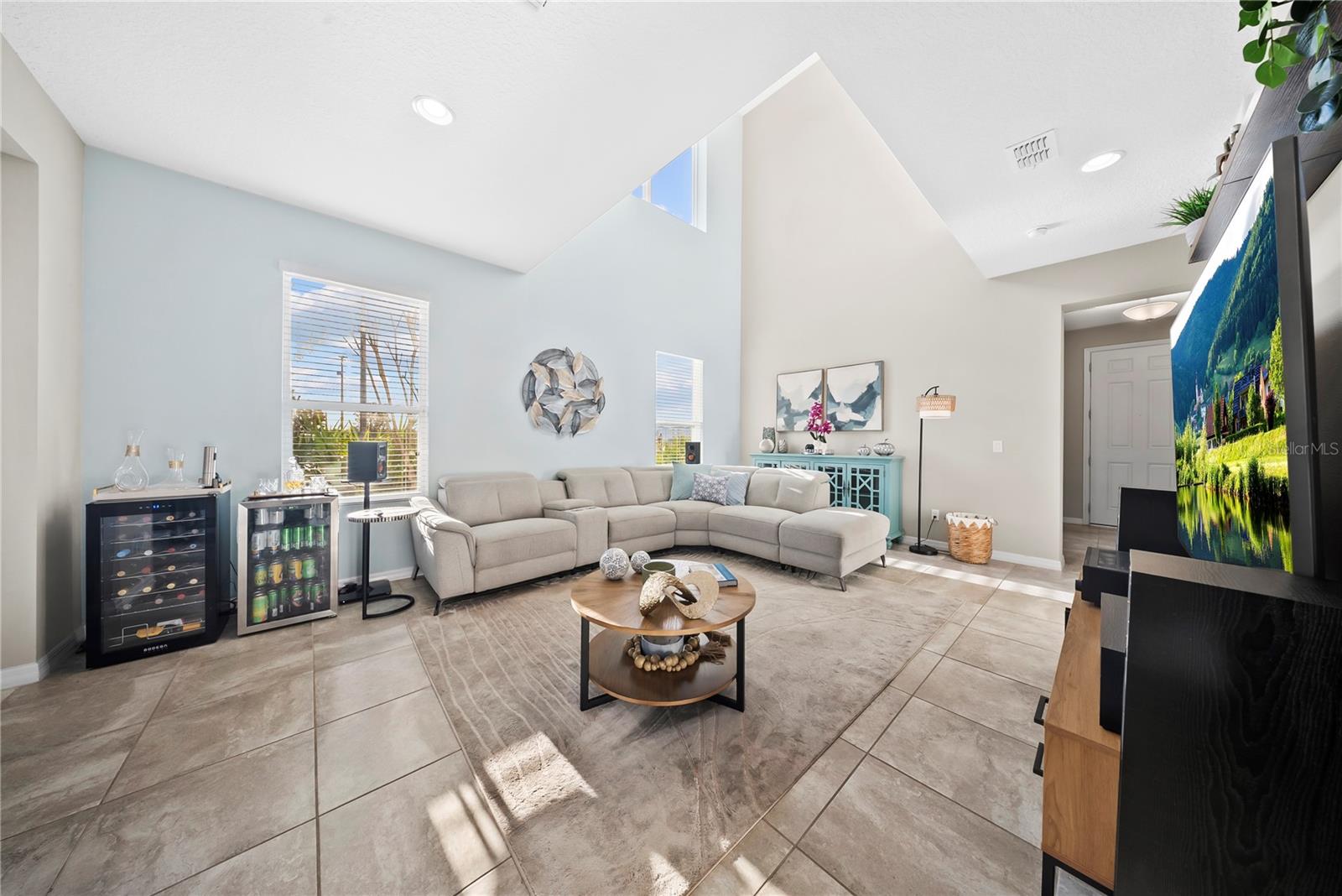 Image 18 of 47 For 15196 Newtonia Street