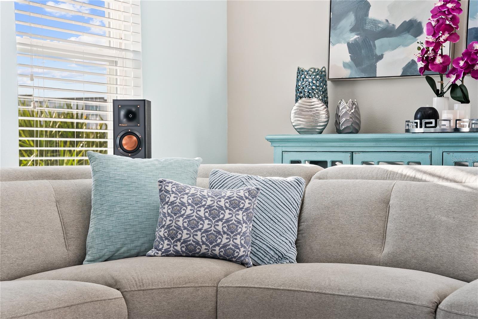 Image 19 of 47 For 15196 Newtonia Street