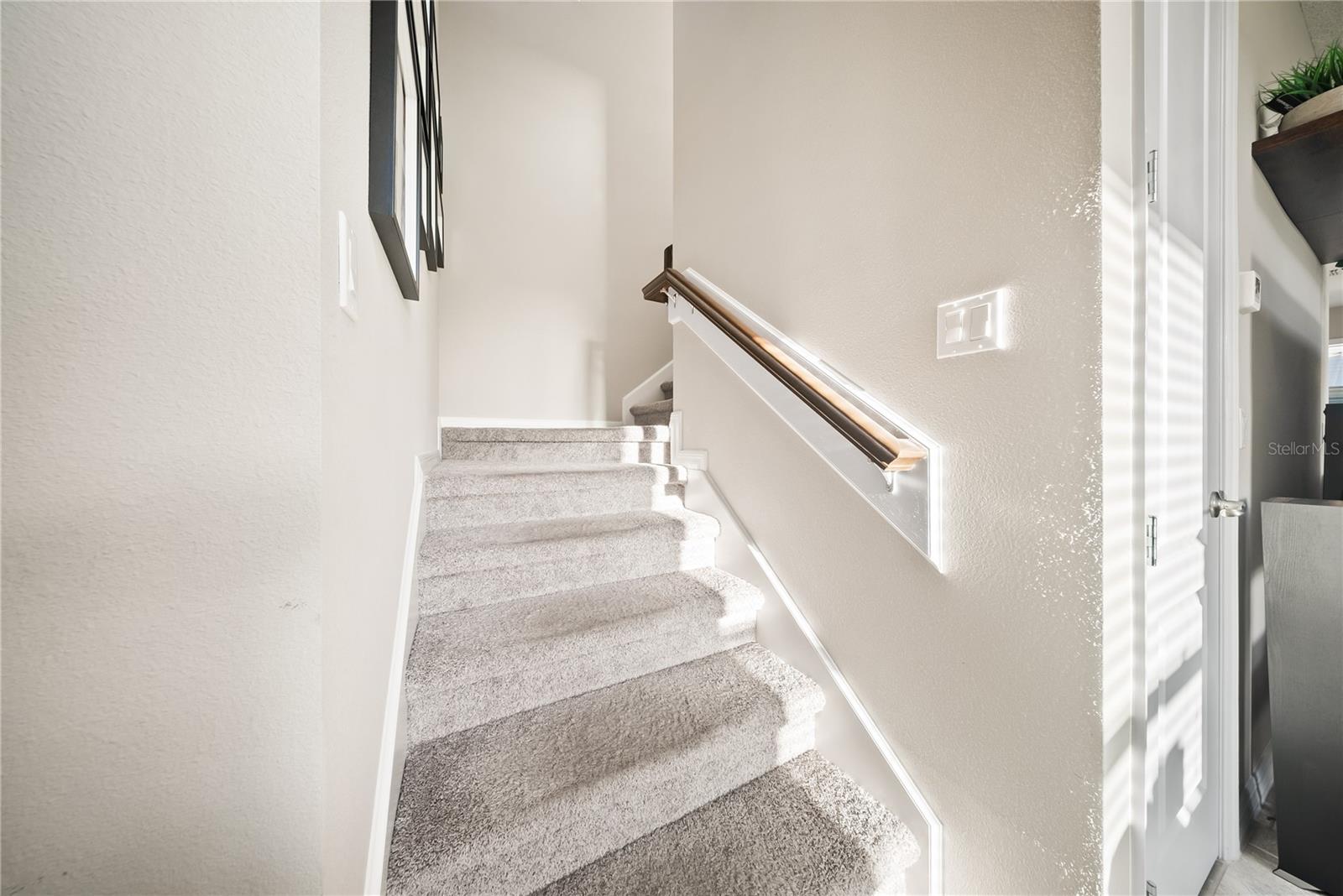 Image 22 of 47 For 15196 Newtonia Street