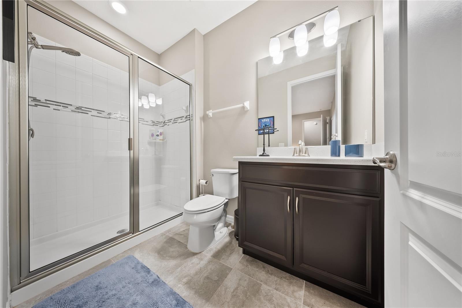 Image 32 of 47 For 15196 Newtonia Street