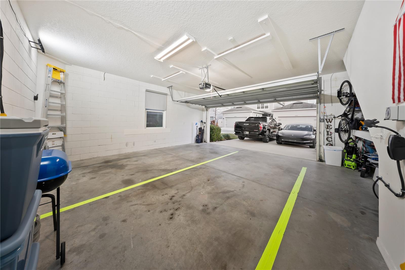 Image 36 of 47 For 15196 Newtonia Street