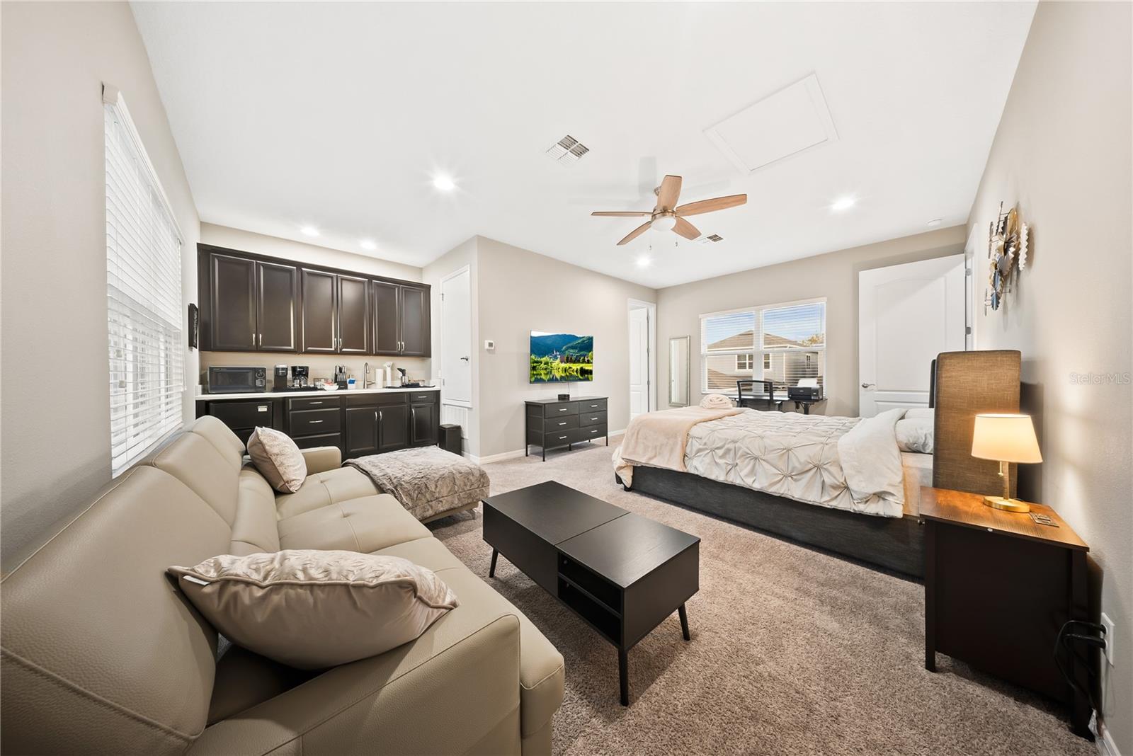 Image 6 of 47 For 15196 Newtonia Street